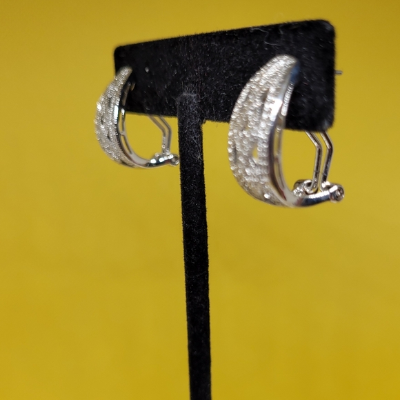 NWOT 18k WGP Diamond Accent Zig Zag Post Clip Earrings - Picture 7 of 8